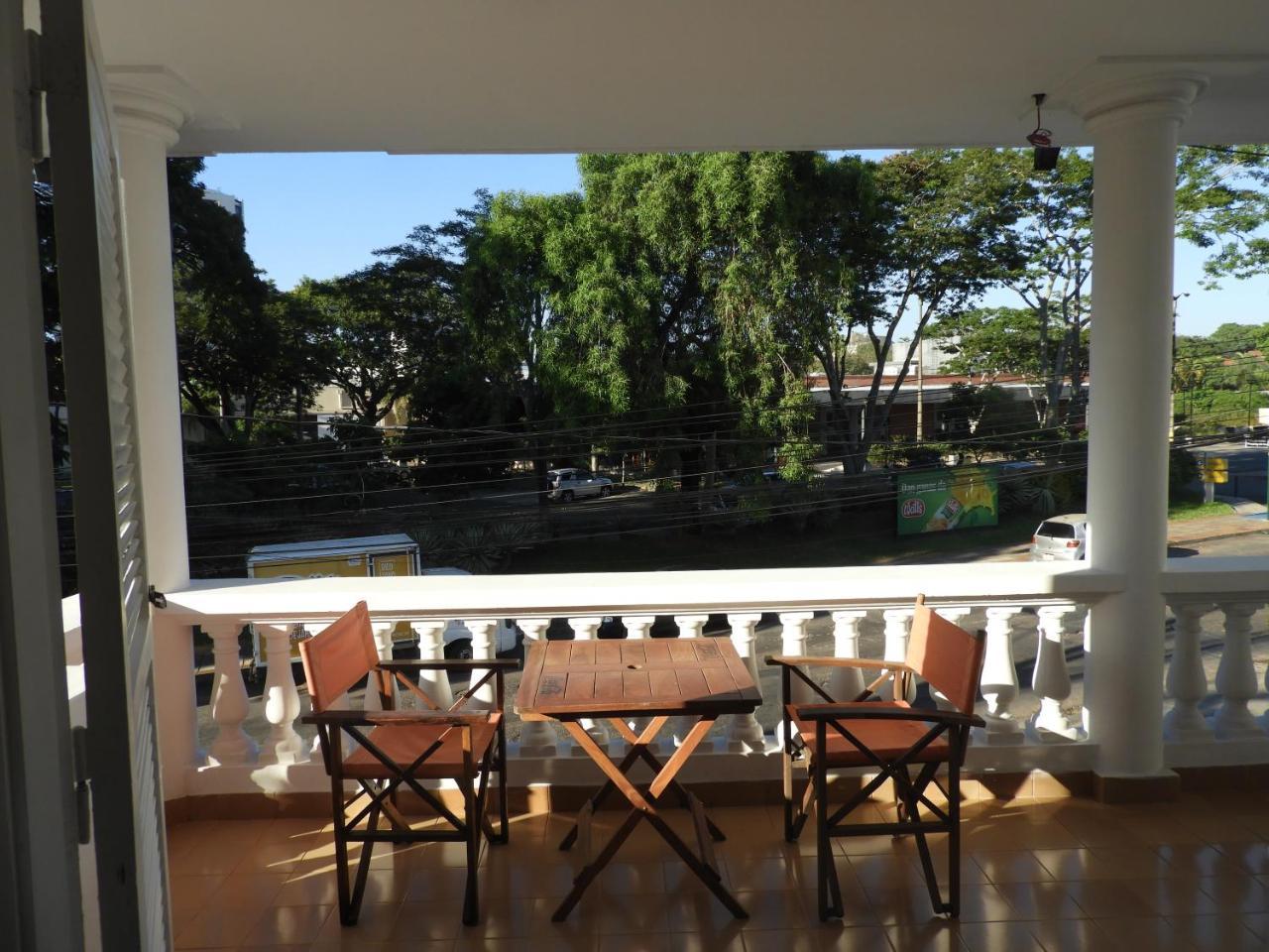 Hotel Casa Jardin อะซุนซิออง ภายนอก รูปภาพ