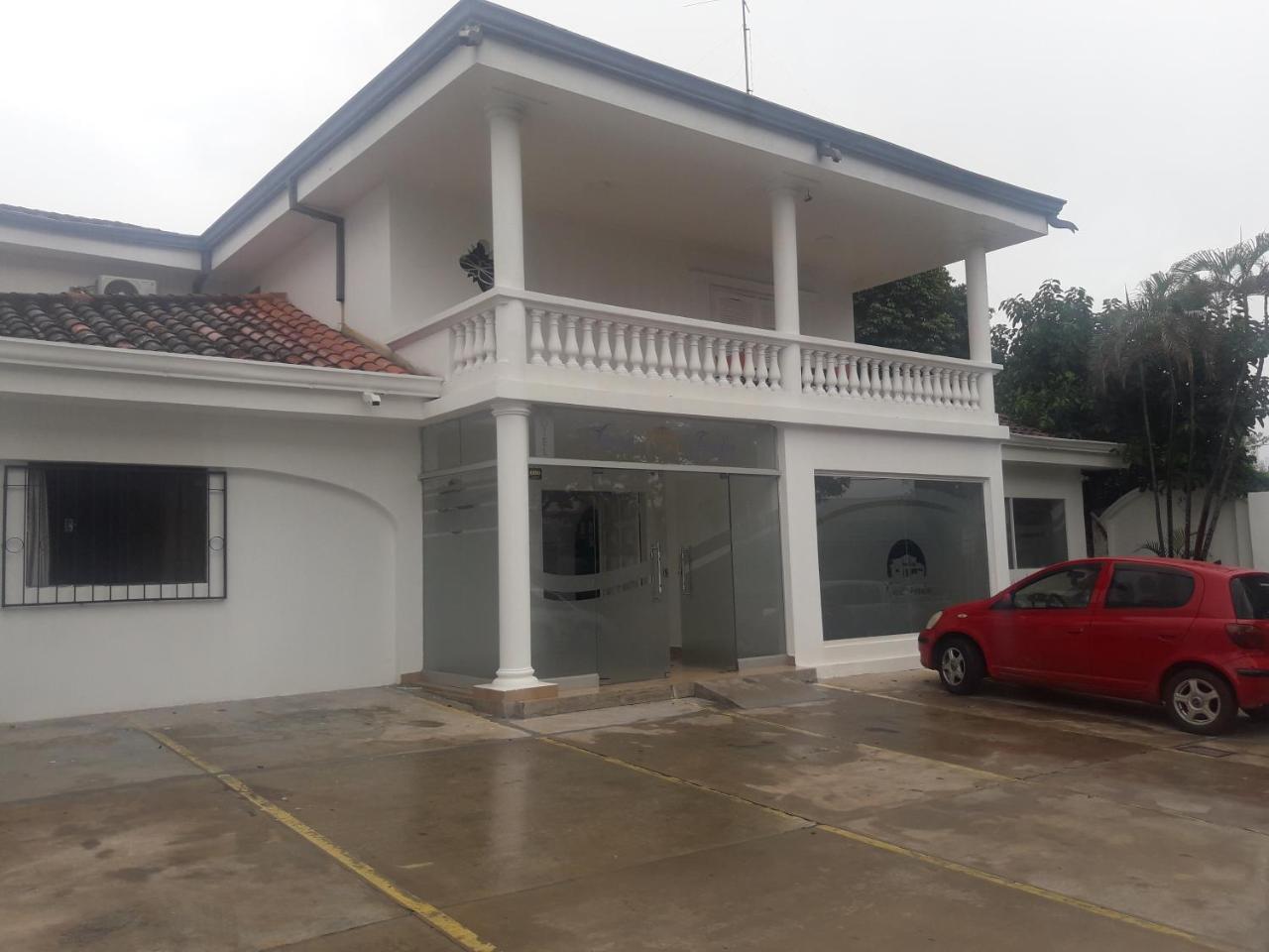 Hotel Casa Jardin อะซุนซิออง ภายนอก รูปภาพ