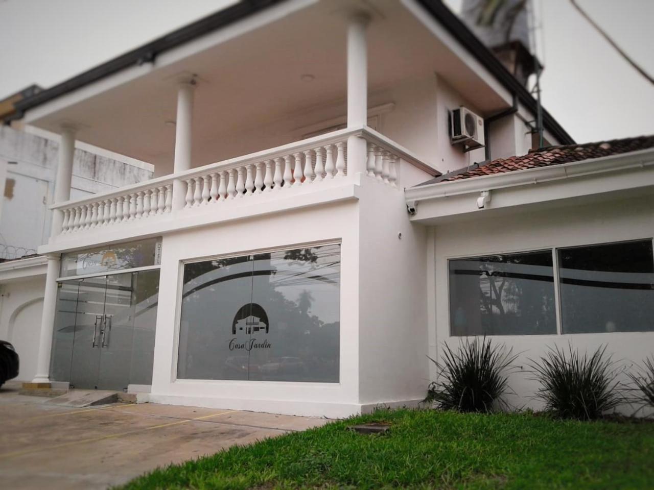 Hotel Casa Jardin อะซุนซิออง ภายนอก รูปภาพ