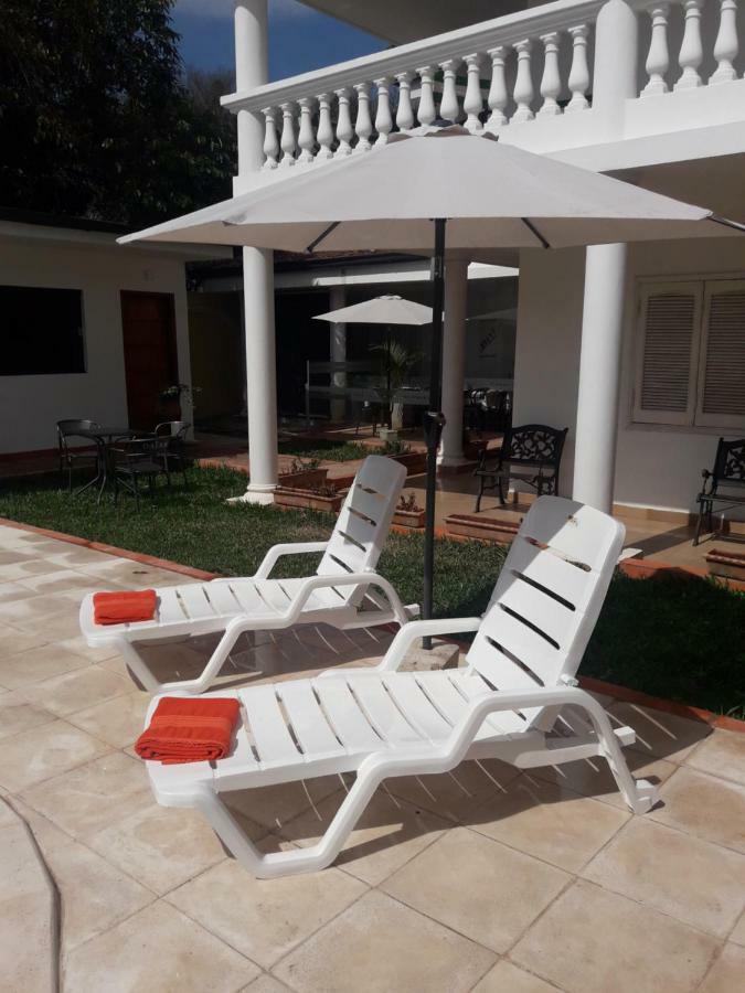Hotel Casa Jardin อะซุนซิออง ภายนอก รูปภาพ