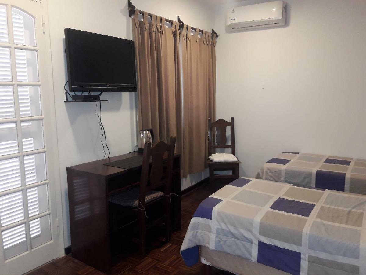 Hotel Casa Jardin อะซุนซิออง ภายนอก รูปภาพ